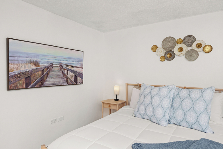 Room 5, Golden Beach by Otium