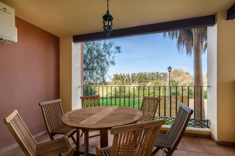 Outdoor dining 2, Golfside Apartment for 6 Guests, Huelva