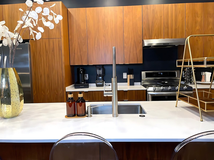 Interior 5, Ultimate 10br Group Getaway6min to Rainey Street, Travis