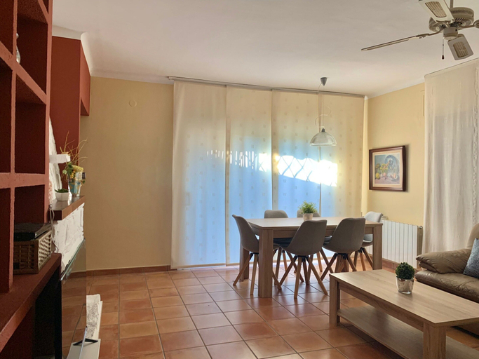 Dining 3, House in Roses With Waterfront Views, Girona