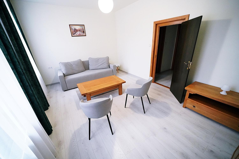 Others 5, Pensiunea Central, Reghin