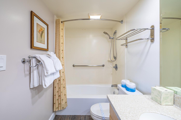 Bathroom 5, Aston Waikiki Sunset Resort, Honolulu
