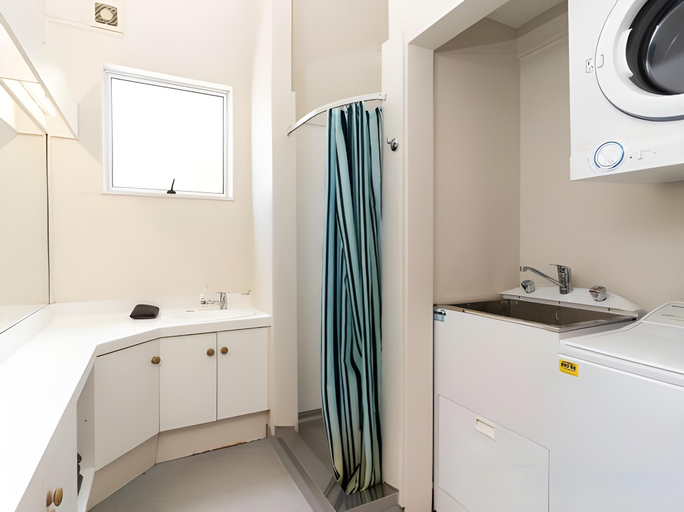 Bathroom 3, Haka House Queenstown, Queenstown-Lakes
