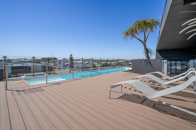 Pool 4, Coastal Apartment With Rooftop Pool, Fremantle