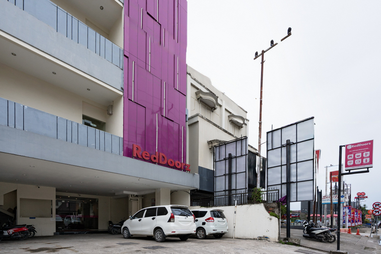 Exterior & Views 2, RedDoorz Plus @ UNO Jalan Merak Samarinda, Samarinda