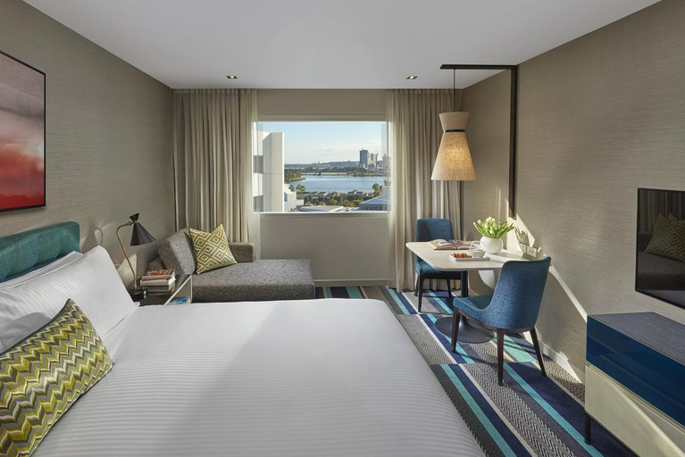 Bedroom 3, Crown Promenade Perth, Perth