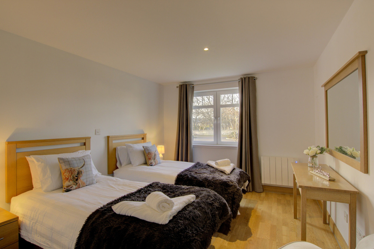 Others 2, No 8 The Links Apartment Brora, Highland