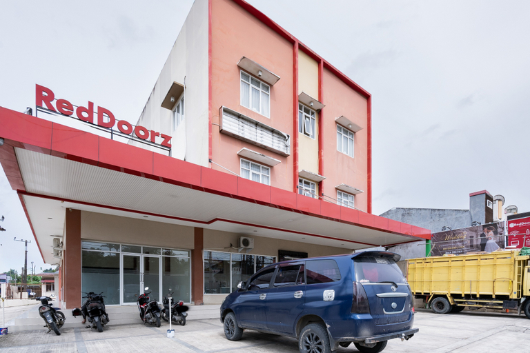 Exterior & Views 2, RedDoorz near Islamic center Samarinda, Samarinda