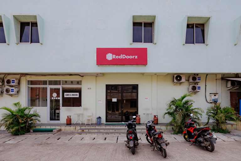 Exterior & Views 2, RedDoorz near Soekarno Hatta Airport 3, Tangerang