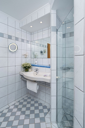 Bathroom 5, Hotel Riedenburg, Passau