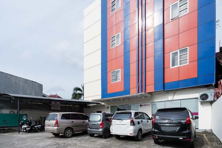 Exterior & Views 2, RedDoorz Plus @ Siradj Salman Samarinda, Samarinda