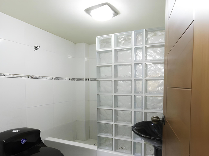 Bathroom 4, Padama Hotel, Callao