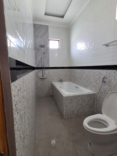 Bathroom 5, House of Kalipentung, Sleman