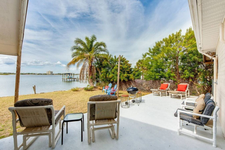 Interior 5, River Front - Fishing, Dolphins, Views Galore!, Volusia