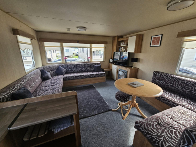 Facilities 3, Ty Mawr Chalet Sleeps 6 with Fireplace, Conwy