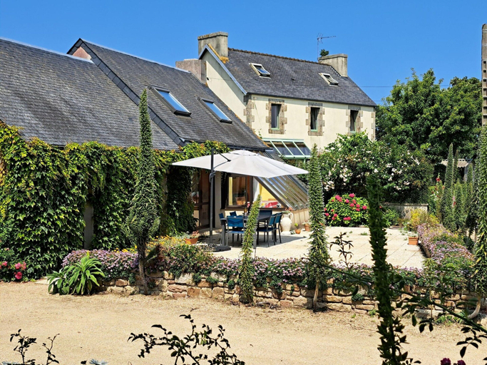 Exterior 2, Holiday Home in Sibiril Near Sandy Beaches, Finistère