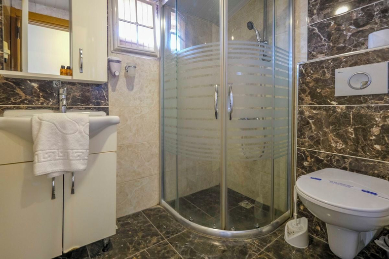 Bathroom 5, Club Monte Carlo Hotel - All Inclusive, Alanya