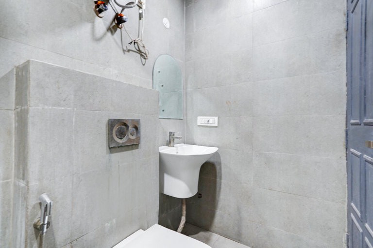 Bathroom, Hotel Twamev residency Uttam Nagar couple friendly, Delhi