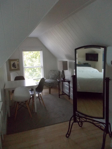 Bedroom 2, Seaway Manor B&B, Lake Ontario