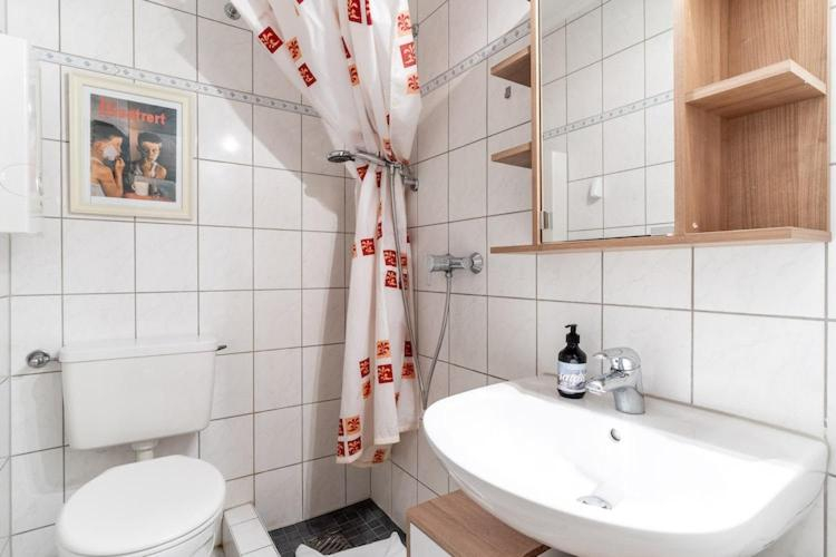 Bathroom 3, Ferienwohnung Ankerplatz in Busum, Dithmarschen