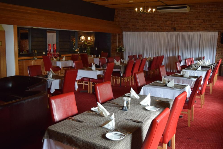Food & Drinks 4, Golden Age Motor Inn, Queanbeyan