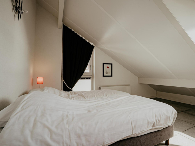 Bedroom 2, Houseboat in Waterpark with Private Dock, Uitgeest