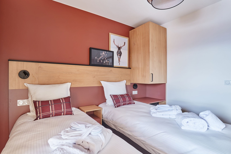 Bedroom 2, Hotel L’Écrin Blanc by Odalys, Savoie