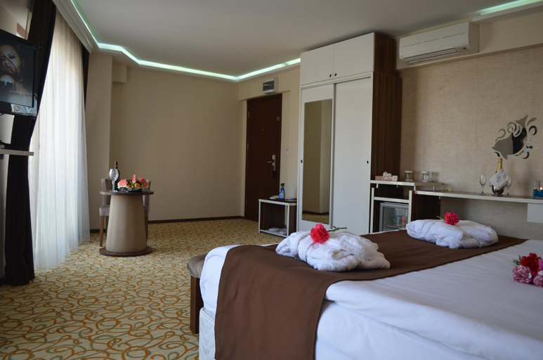 Bedroom 4, Perama Hotel, Bandırma