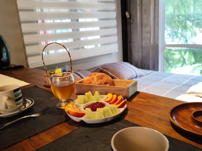 Food & Drinks