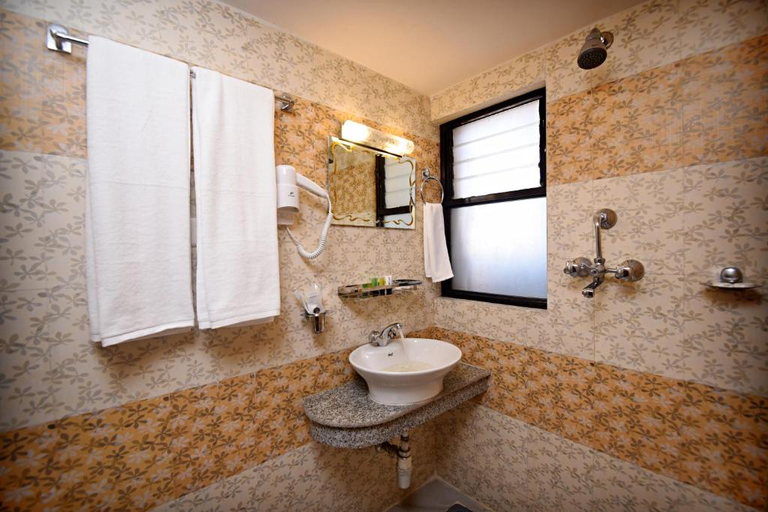 Bathroom 5, Tibet Boutique Hotel, Bagmati