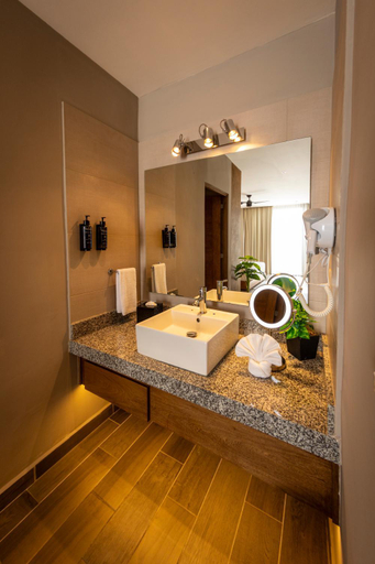 Bathroom 4, Nirú Ocean Suites by Binniguenda, Dist. Pochutla