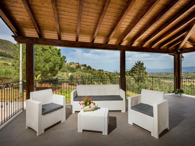 Others 2, Holiday Home in Sicily with Pool Garden, Trapani