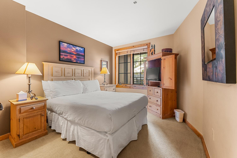 Bedroom 3, Dakota Lodge 8518, Summit