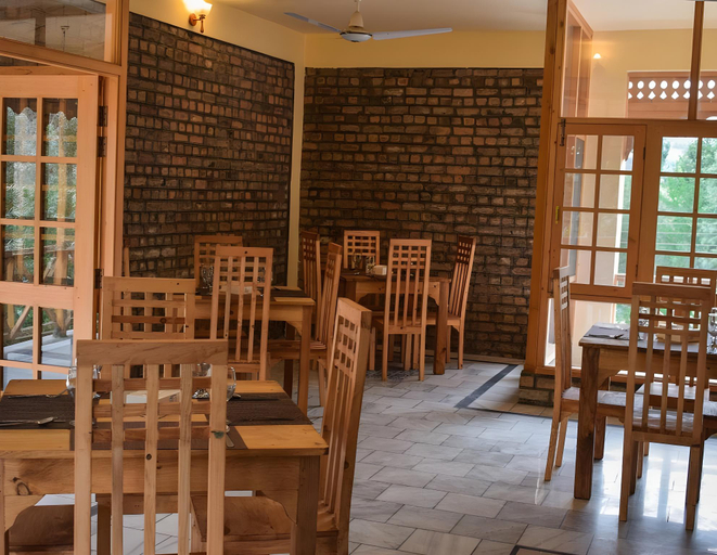 Food & Drinks 4, Roomy Hindukush Sarai Chitral, Malakand