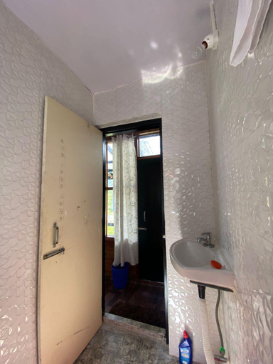 Bathroom 3, Tongdenlee , North Sikkim