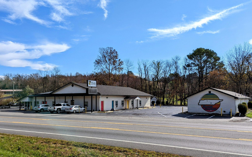 Exterior & Views 2, The Honey Bee Motel, Sequatchie