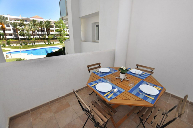 Outdoor dining 5, Apartment in Roses With Pool View, Girona