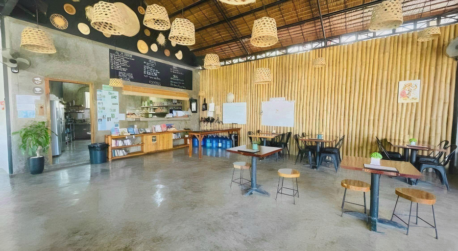 Food & Drinks 4, MAAYONG HOSTEL, Moalboal