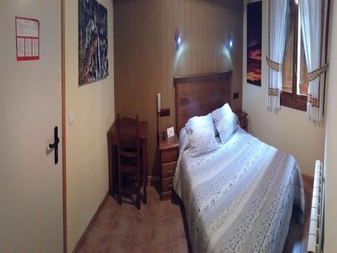 Room 5, Hotel Sarao 3000, Huesca