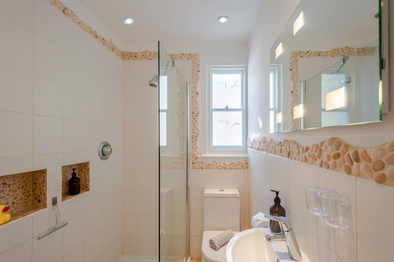 Bathroom 4, BEACH HOUSE in quite Margate, Kent