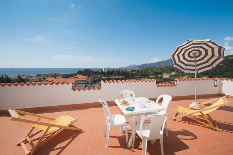 Others 5, Dei Fiori Residence, Savona