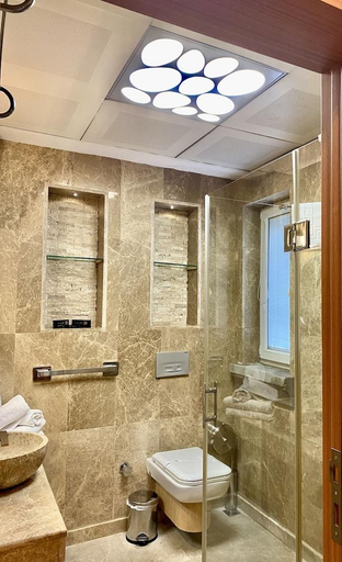 Bathroom 3, Blackmoon Villa Hotel , Merkez