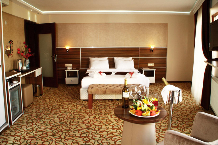 Bedroom 3, Perama Hotel, Bandırma