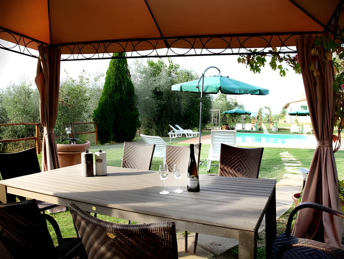 Others 4, Beautiful Holiday Home in Sienna with Swimming Pool, Siena
