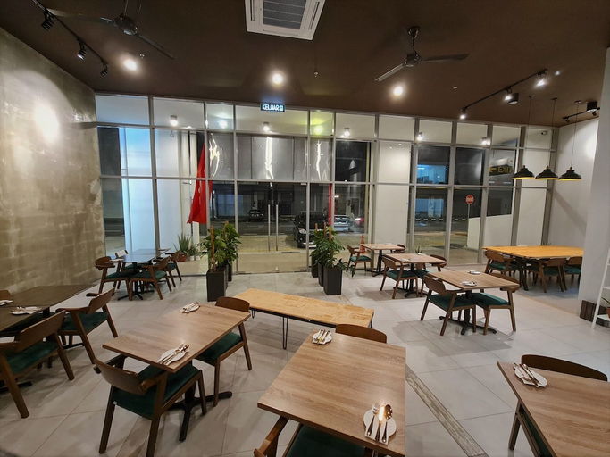 Food & Drinks 4, The Suites SGR Melaka, Malacca City