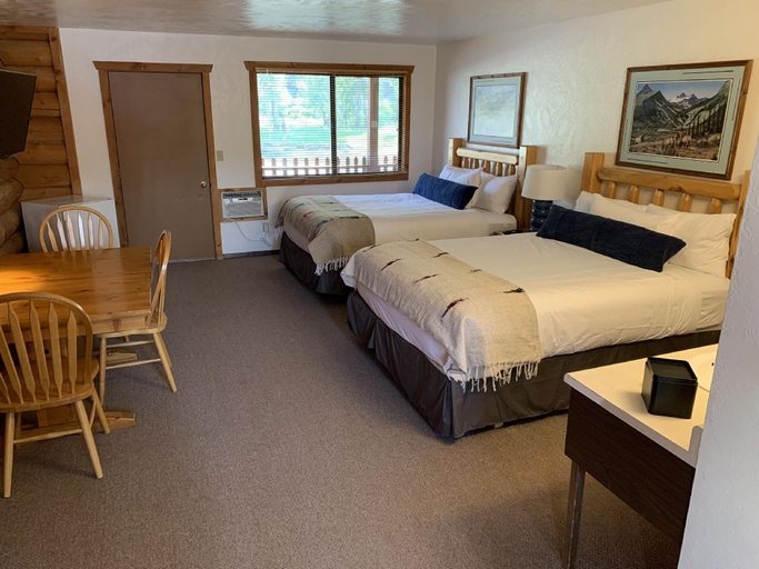 Bedroom 2, River's Fork Lodge, Lemhi