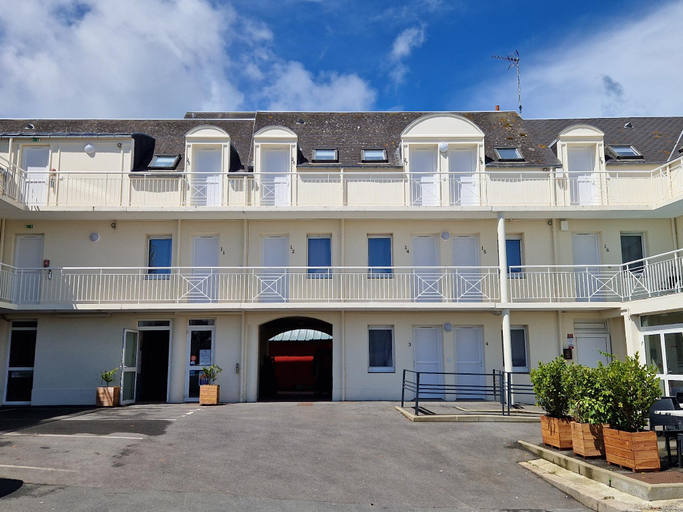 Others 2, Hôtel Eisenhower, Calvados