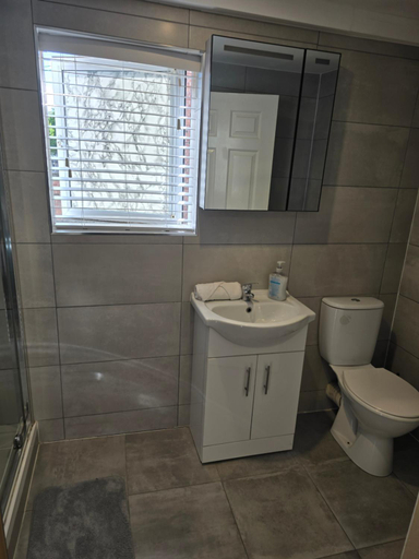 Bathroom 3, Double bedroom studios, Dublin