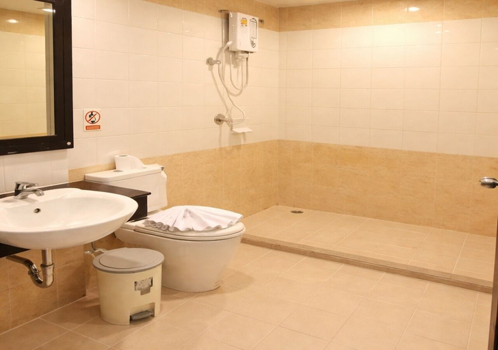 Bathroom 2, Star House Patong, Pulau Phuket