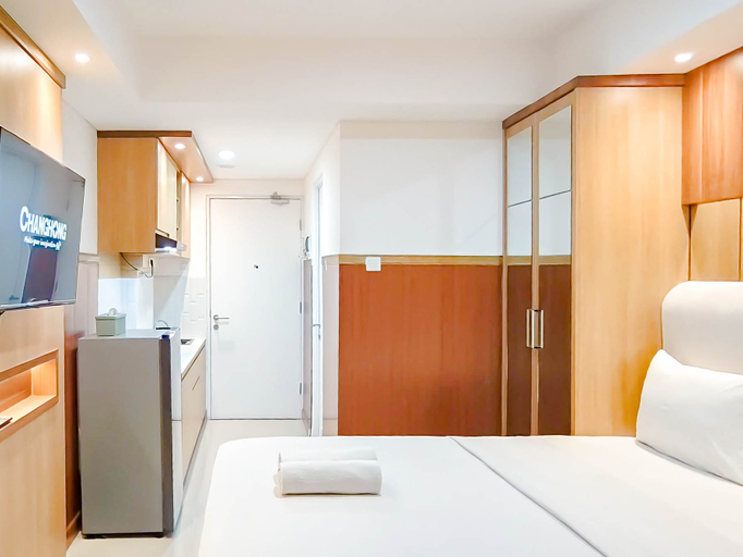 Bedroom 3, Wooden Touch Studio at Tamansari Skylounge Makassar Apartment By Travelio, Makassar